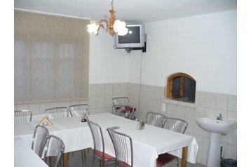 Roumanie Privát Bârsana, Extérieur